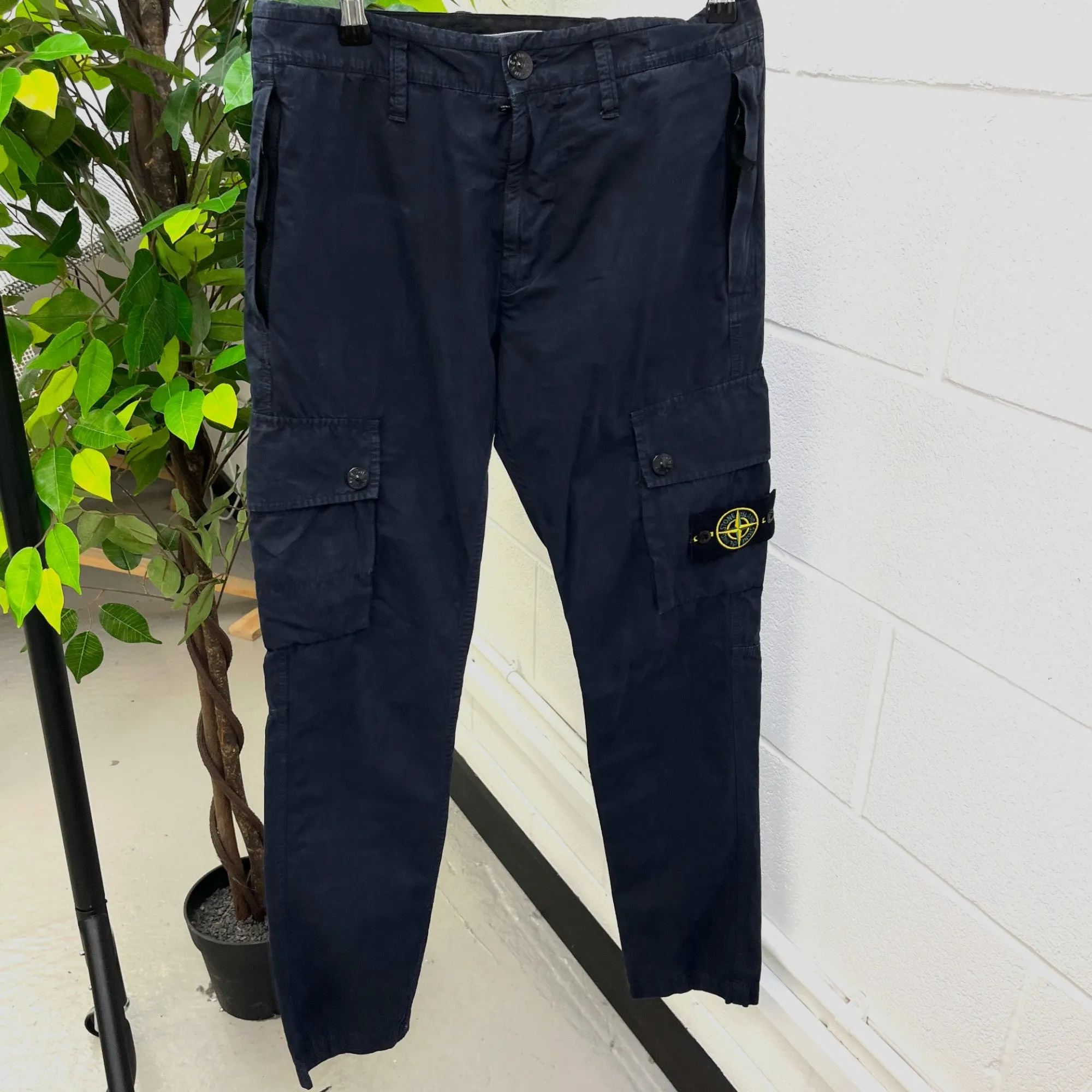 Men's Applique Logo Cargos Navy Size Waist 28"