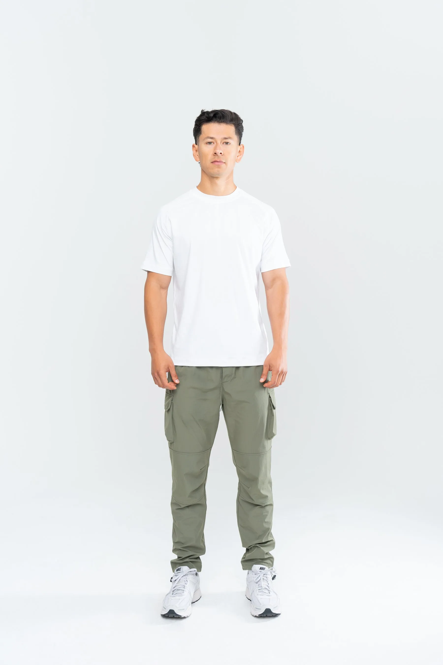 MEN'S PERFORMANCE TECH CARGO JOGGERS - OLIVE