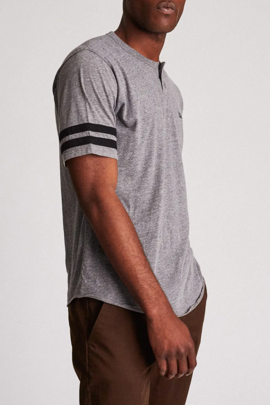 Potrero II S/S Henley - Heather Grey/Black