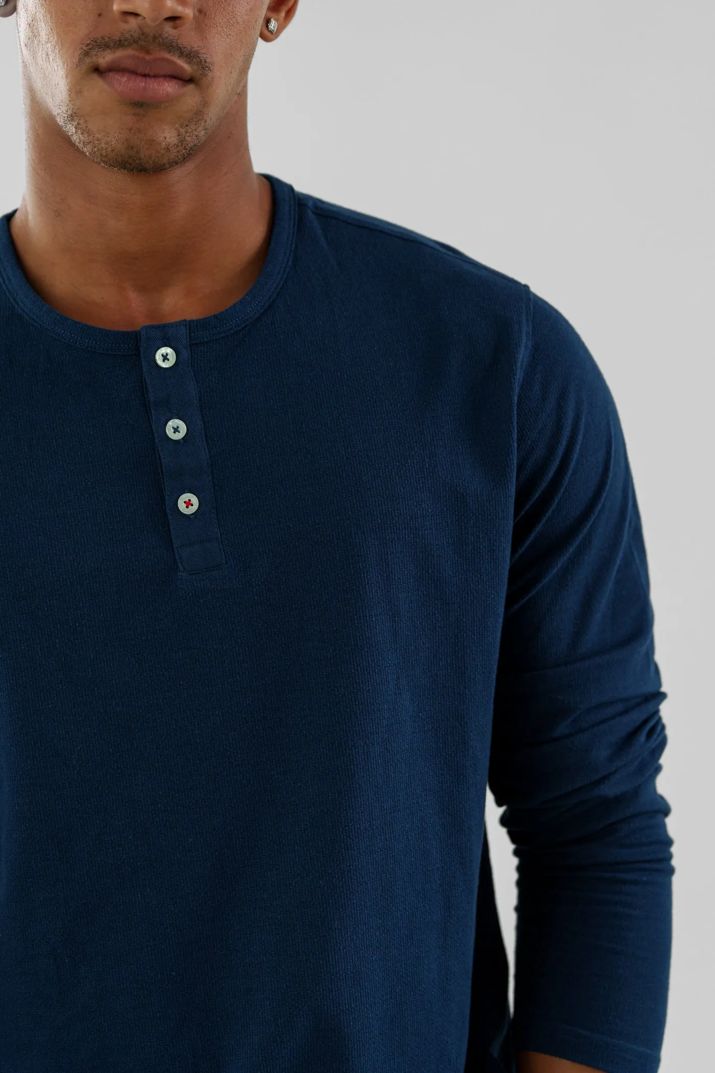TRAILBLAZER - Navy Solid 3 Buttons Henley